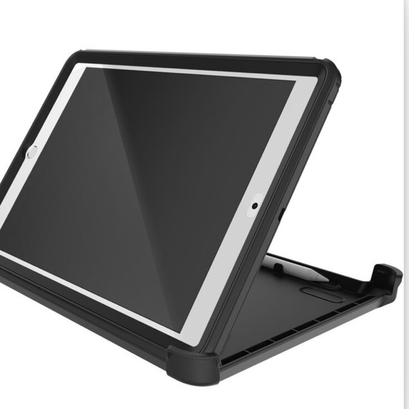 Otter box Pad (7th, 8th, and 9th gen) Case
Defender Series - Picture 6 of 9